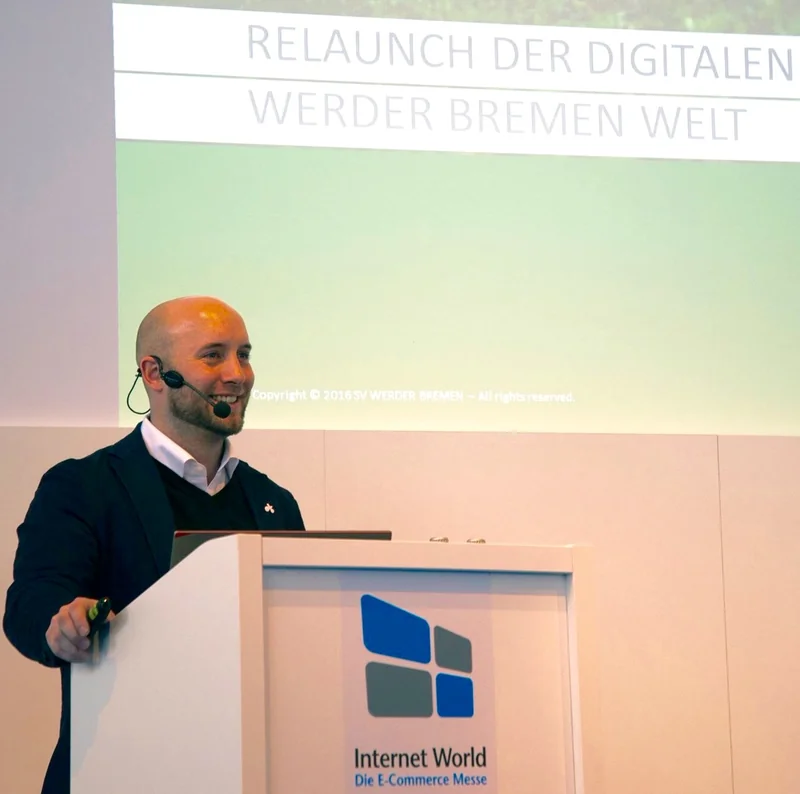 Malte Witt bei einem Vortrag